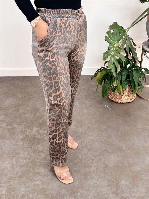 Leopar Desenli Parlak Dokuma Pantolon Kahve