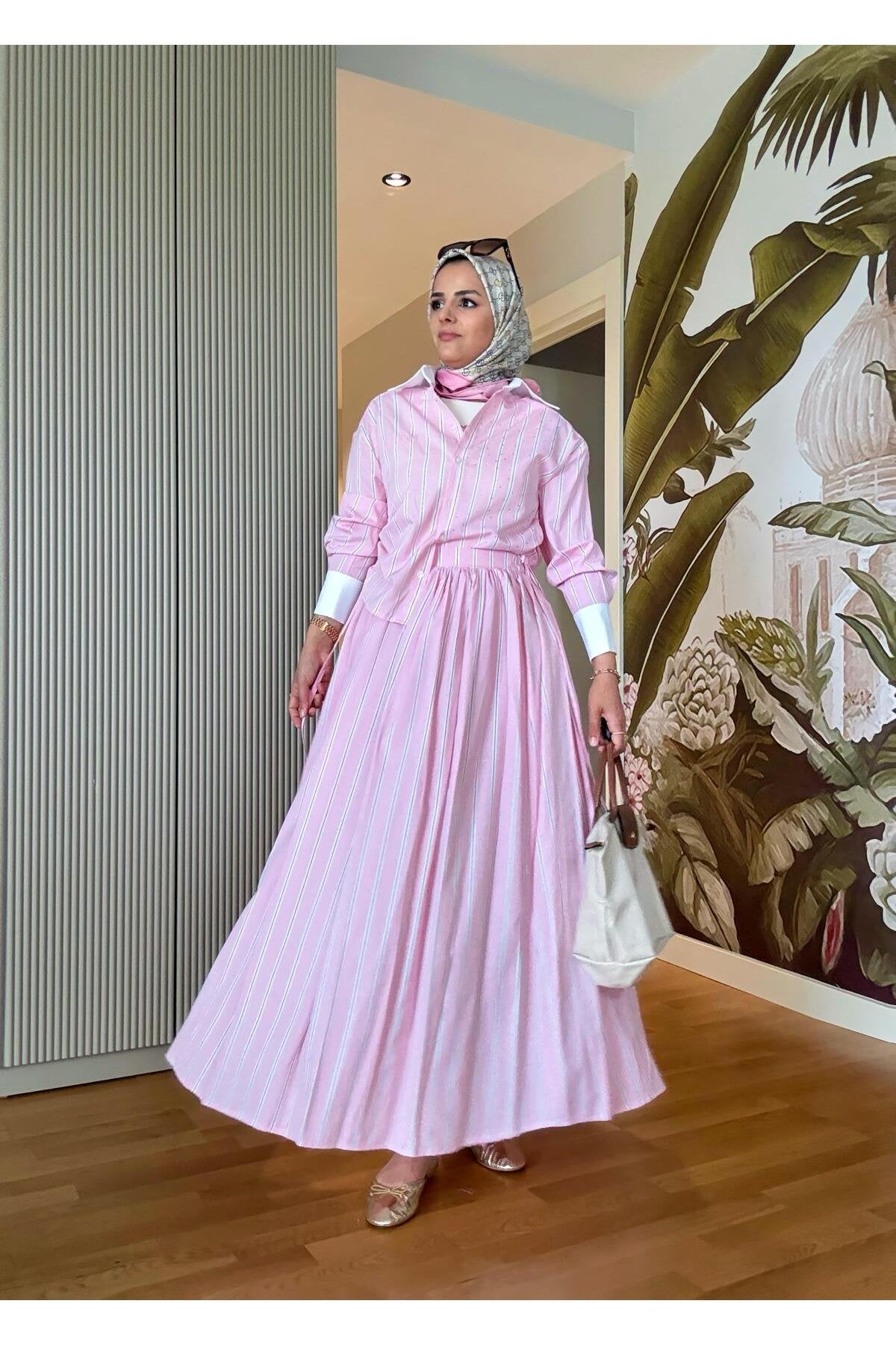 Çizgili Poplin Kumaş Etekli Gömlekli Taş Detaylı Takım Pembe