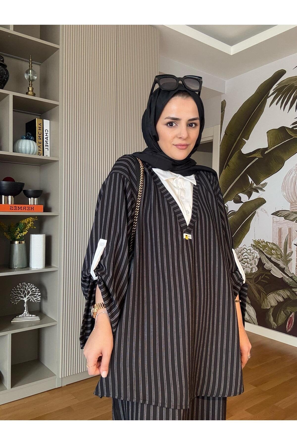 Çizgili Gömlekli Geniş Kol Düğmeli Takım Lacivert