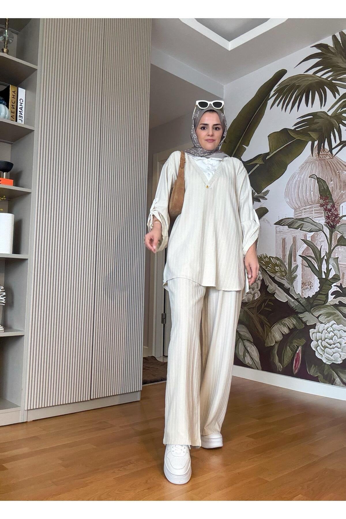 Çizgili Gömlekli Geniş Kol Düğmeli Takım Lacivert