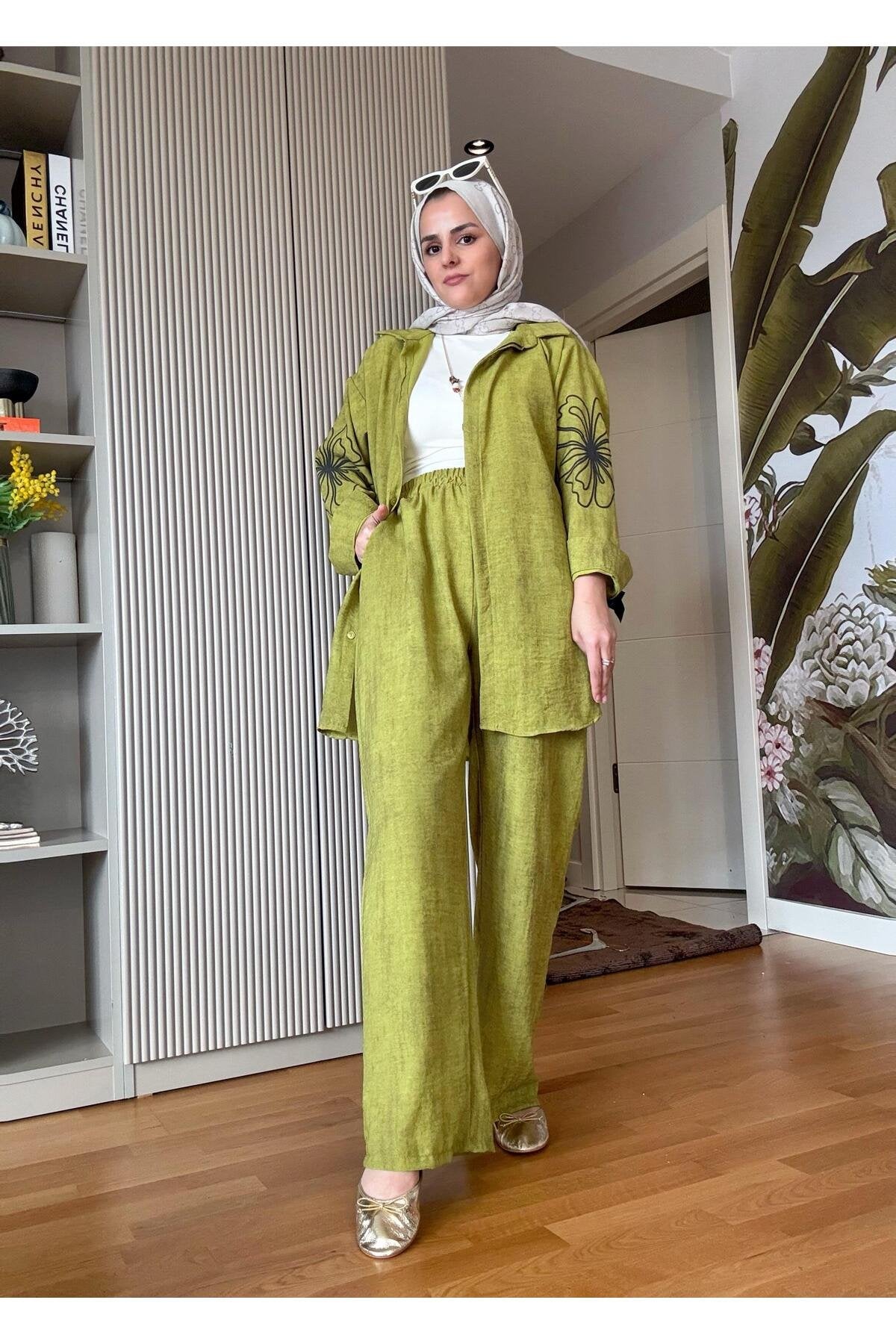 Keten Kol Çiçek Baskı Detaylı Kolyeli Gömlek Takım Yağyeşil