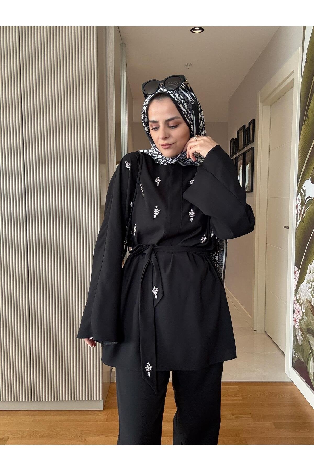 Taşlı Krep Kumaş Tunik İkili Takım Vizon
