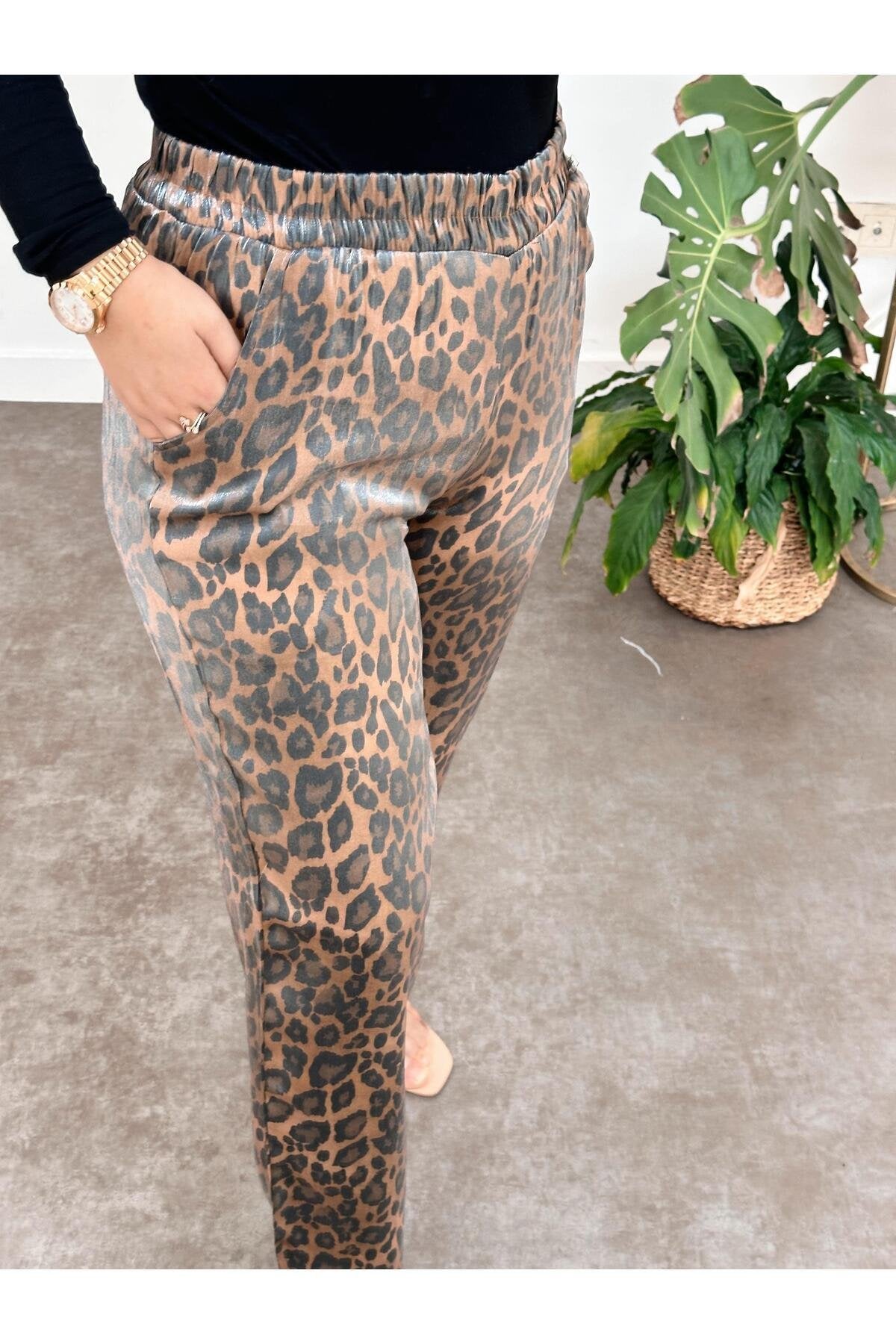 Leopar Desenli Parlak Dokuma Pantolon Kahve
