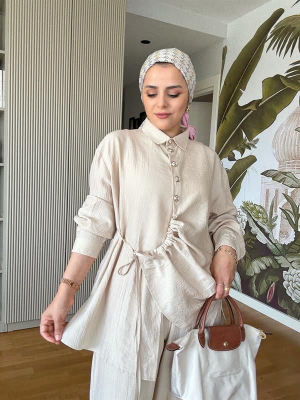 Büzgü Detaylı Çilek Pamuklu İkili Takım – Düğmeli Takım Bej