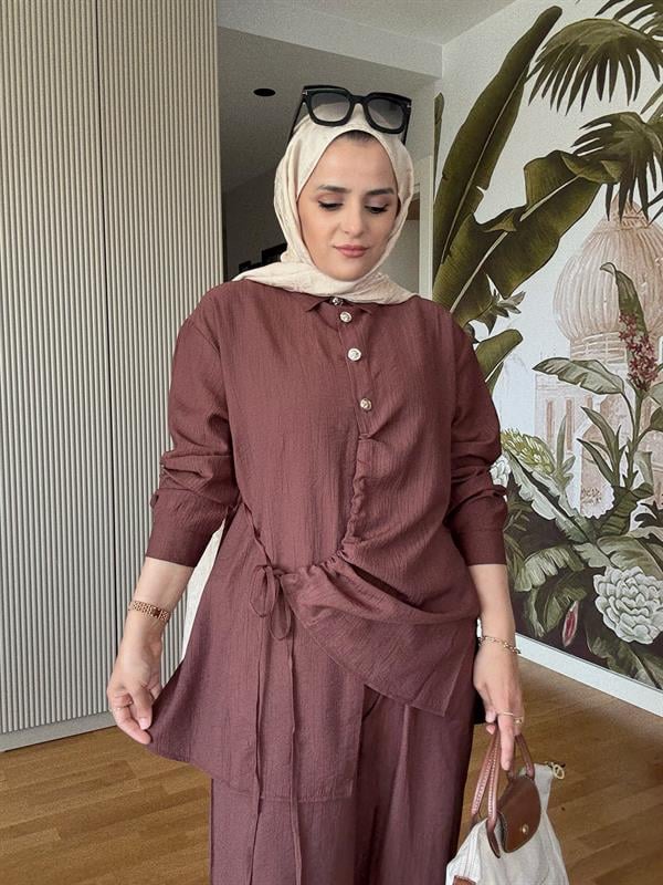 Büzgü Detaylı Çilek Pamuklu İkili Takım – Düğmeli Takım Kahve