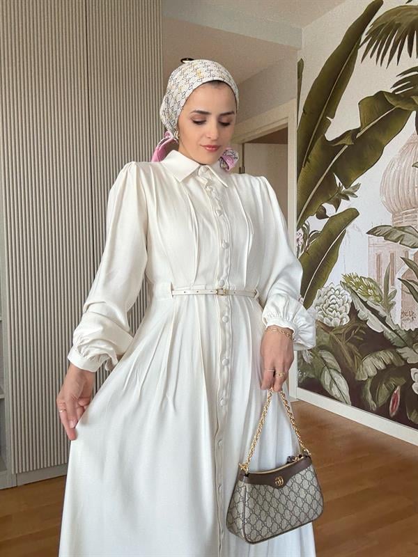 Top Düğmeli İthal Kumaş Kemerli Elbise – Romantik & Zarif Stil (38-46 Beden) Ekru