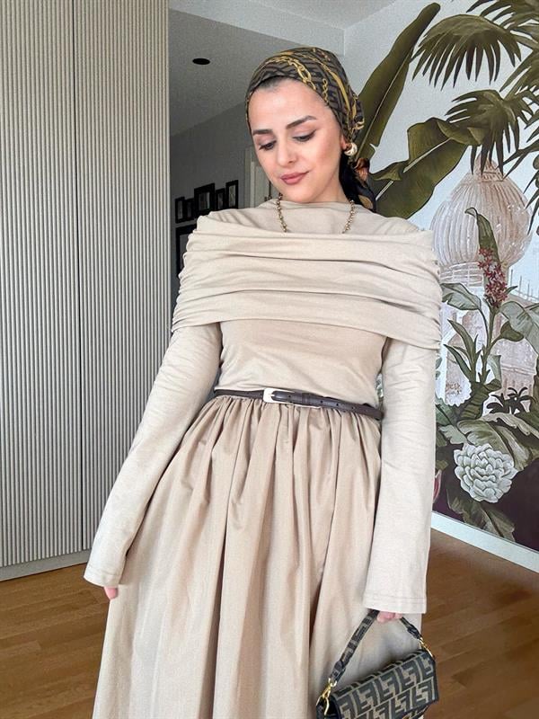 Kayık Yaka Pamuklu Roza Elbise Bej