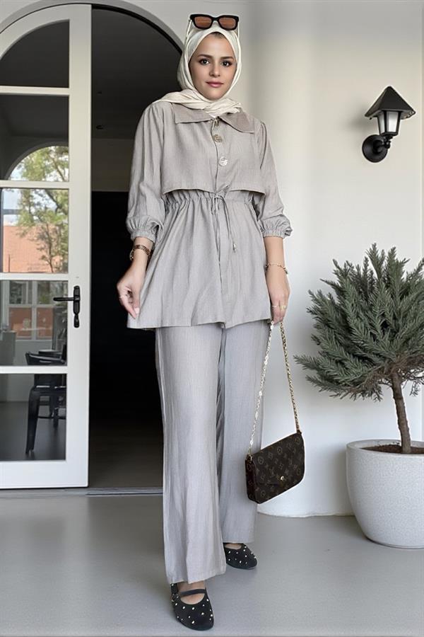 Kadın Tesettür İkili Takım – Çilek Kumaş Yazlık Düğmeli Tunik ve Pantolon Vizon