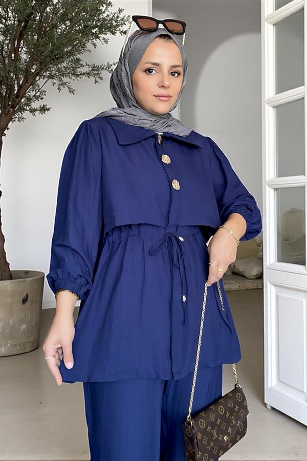 Kadın Tesettür İkili Takım – Çilek Kumaş Yazlık Düğmeli Tunik ve Pantolon Lacivert