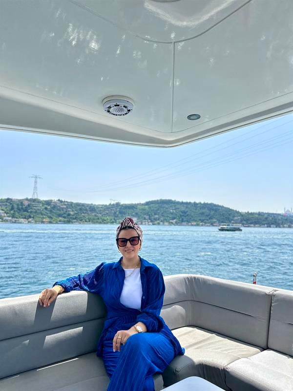 Pileli Saten Gömlekli Takım Sax Mavi