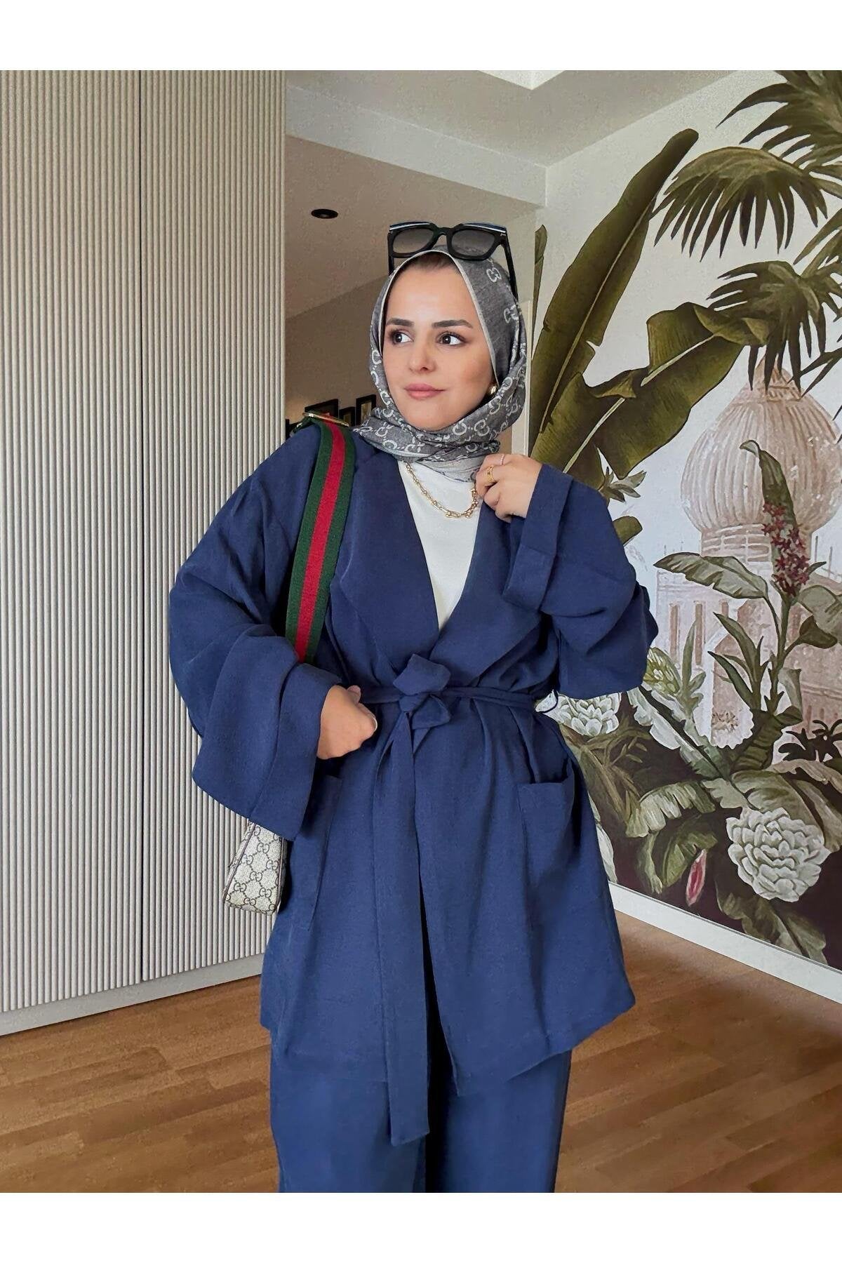 İthal Dokuma Dökümlü Ceketli Kuşaklı İkili Takım Bej