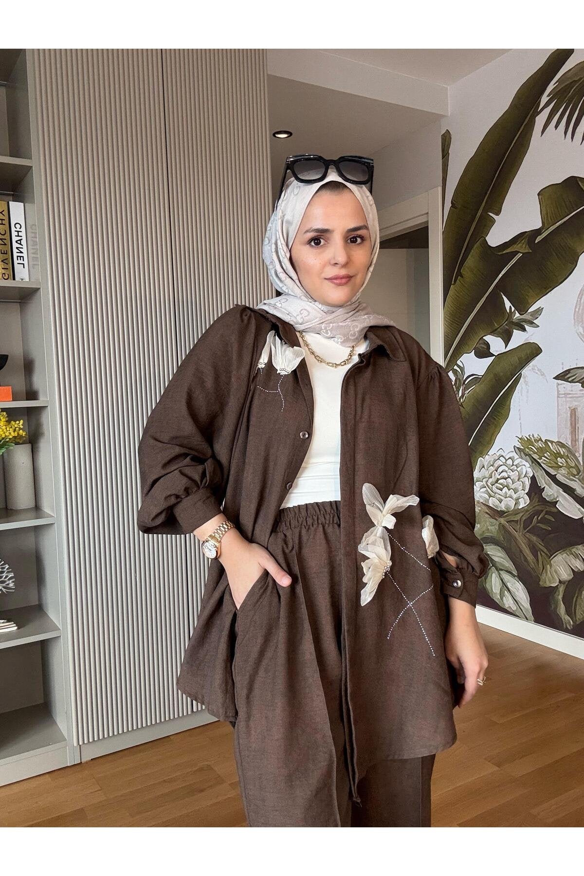 Keten Tül Çiçek Detaylı Gömlek Takım Bej