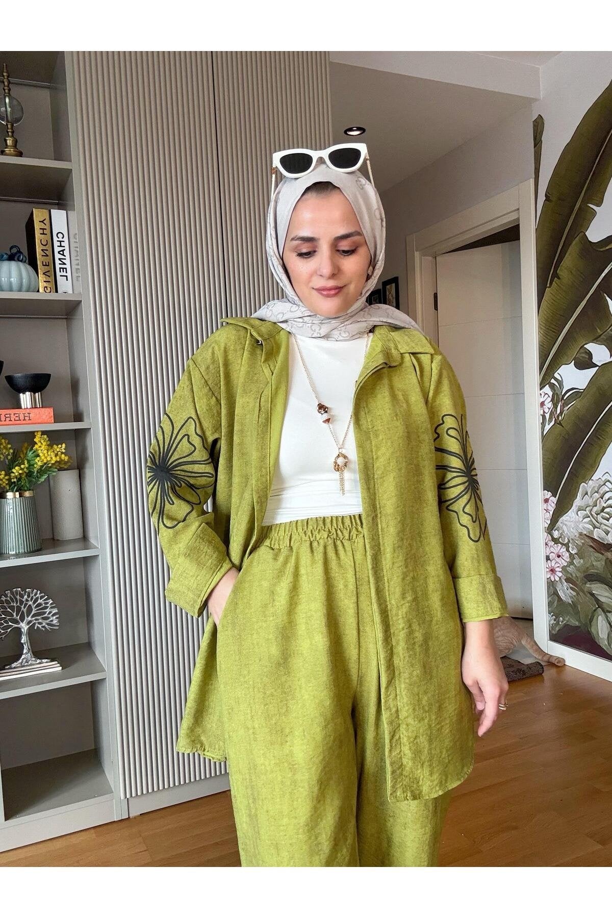 Keten Kol Çiçek Baskı  Detaylı Kolyeli Gömlek Takım Yağyeşil