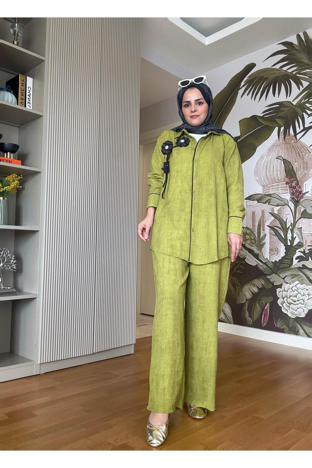 Biyeli Çiçekli Pamuk Keten Gömlek Takım Siyah