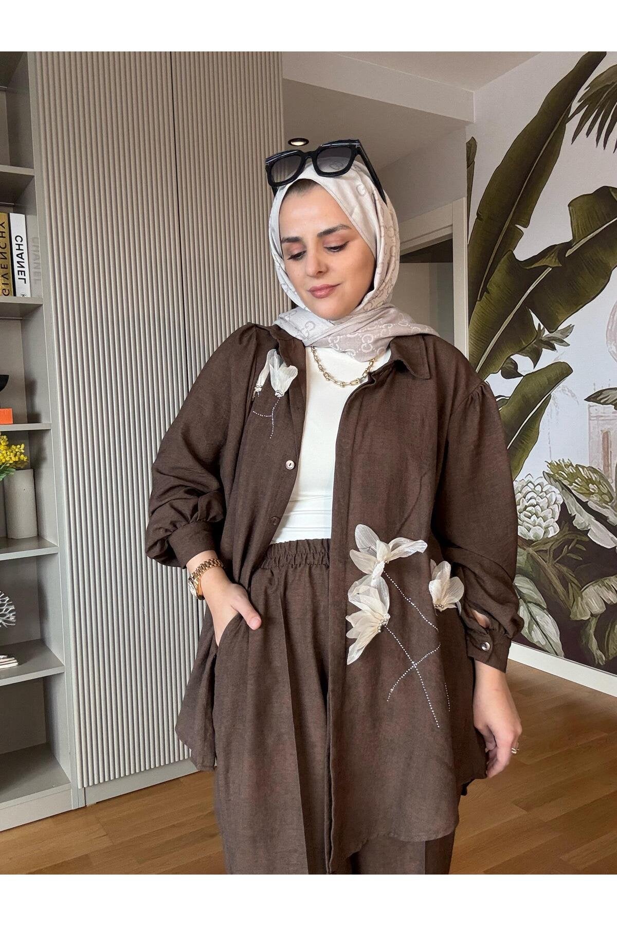 Keten Tül Çiçek Detaylı Gömlek Takım Bej