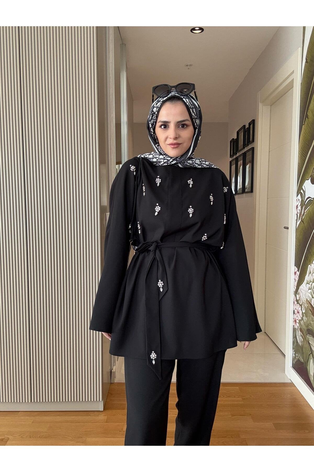 Taşlı Krep Kumaş Tunik İkili Takım Vizon