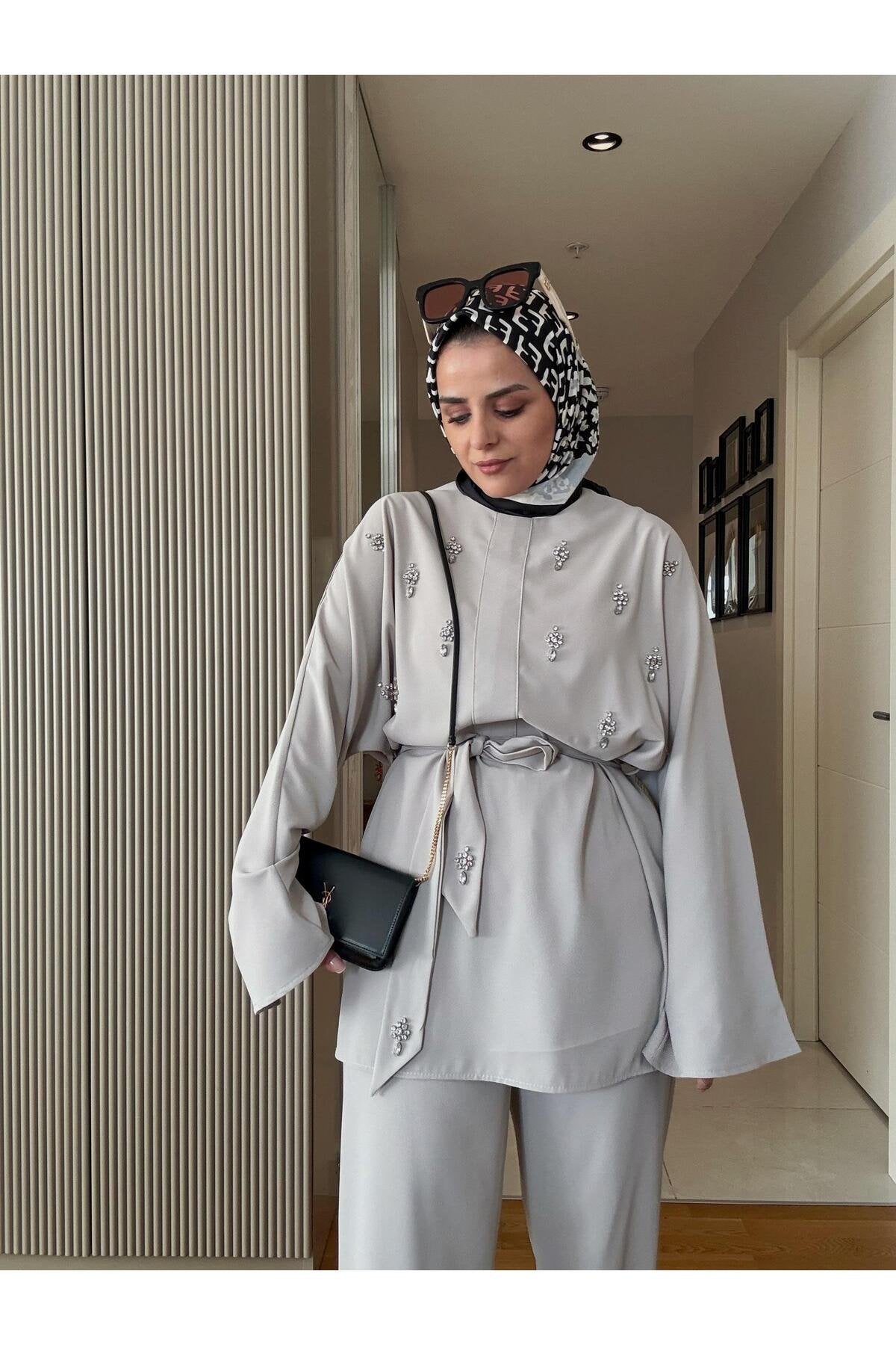 Taşlı Krep Kumaş Tunik İkili Takım Vizon