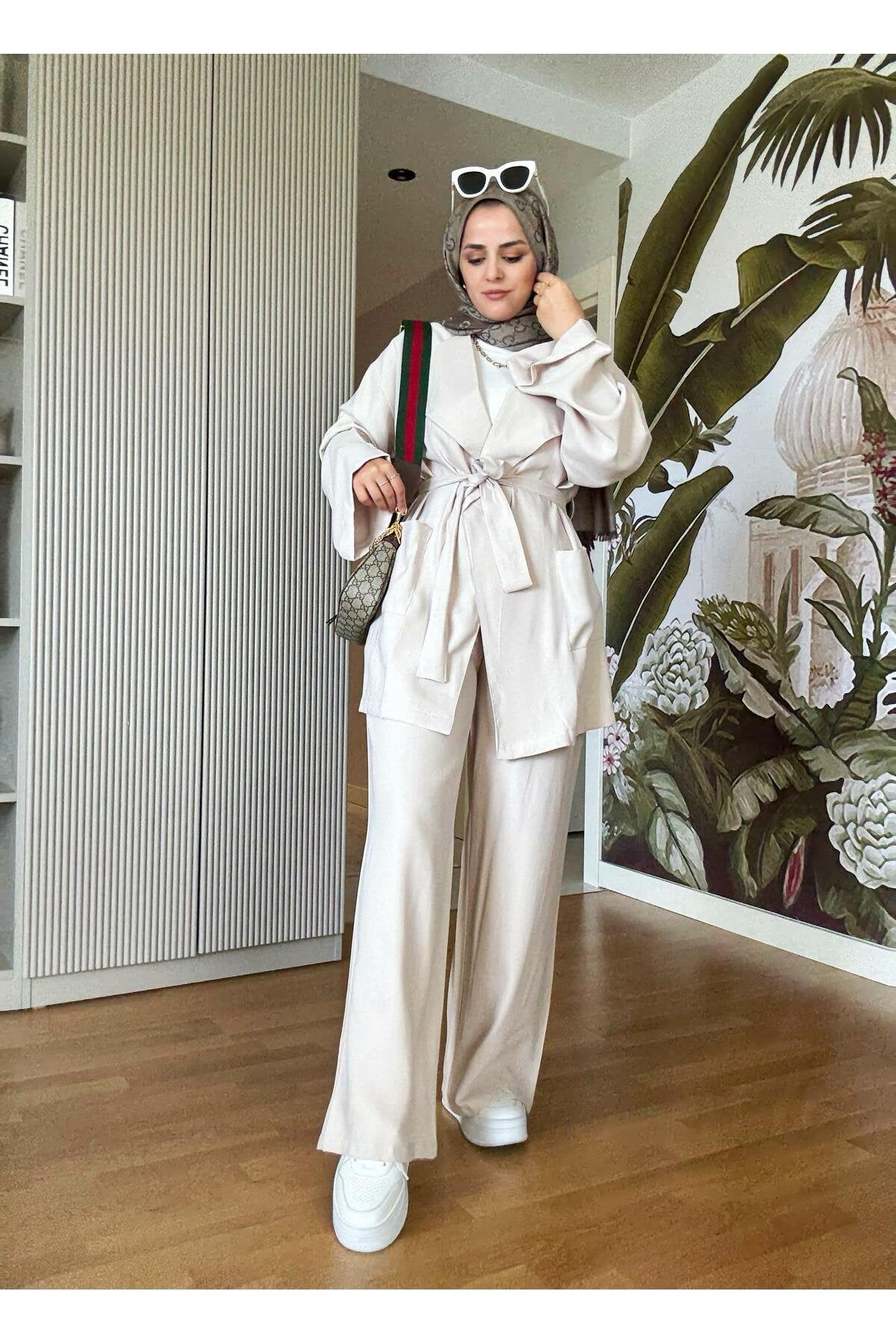 İthal Dokuma Dökümlü Ceketli Kuşaklı İkili Takım Bej