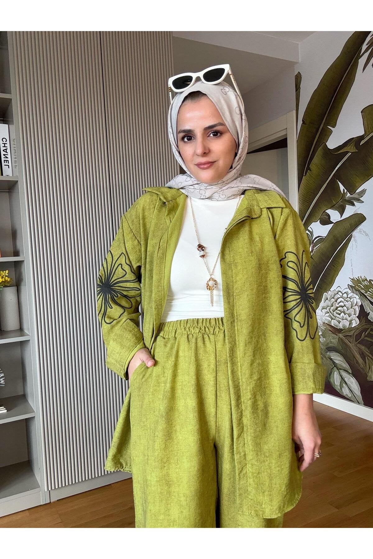 Keten Kol Çiçek Baskı  Detaylı Kolyeli Gömlek Takım Yağyeşil