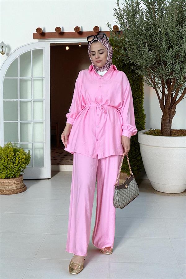 Çilek Keten Gömlekli Yazlık Kadın Tesettür Takım – Cepli Pantolonlu Rahat Şıklık (36-48 Beden) Pembe