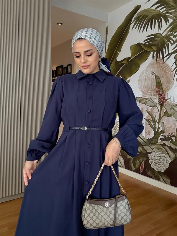 Top Düğmeli İthal Kumaş Kemerli Elbise – Romantik & Zarif Stil (38-46 Beden) Lacivert