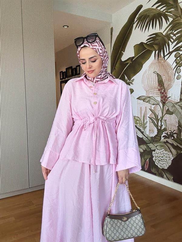 Pamuklu Kumaş Düğmeli Büzgü Detaylı Yazlık İkili Etekli Takım – Soft Renklerde Şıklık (36-46 Beden) Pembe