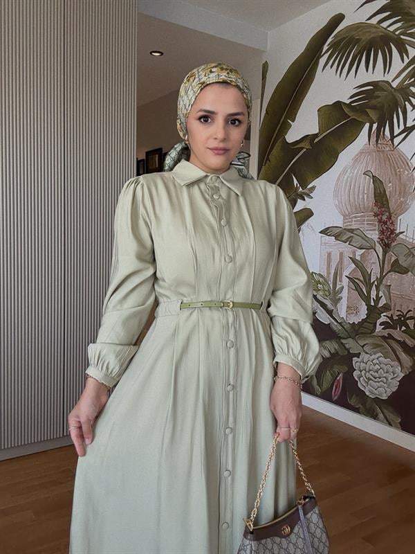 Top Düğmeli İthal Kumaş Kemerli Elbise – Romantik & Zarif Stil (38-46 Beden) Yeşil