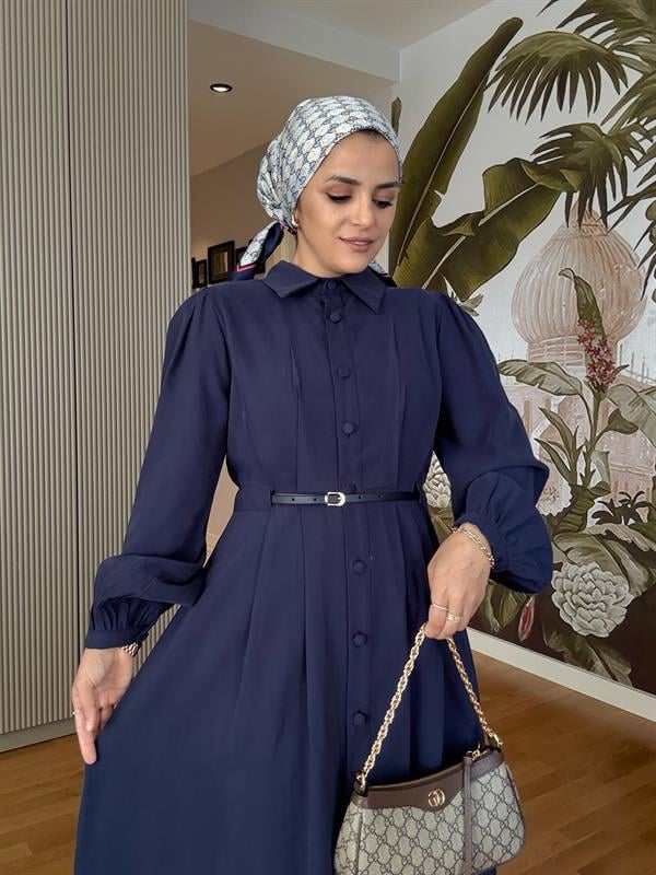 Top Düğmeli İthal Kumaş Kemerli Elbise – Romantik & Zarif Stil (38-46 Beden) Lacivert